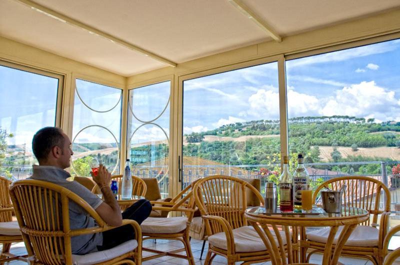 Hotel Jollino Пинето Экстерьер фото