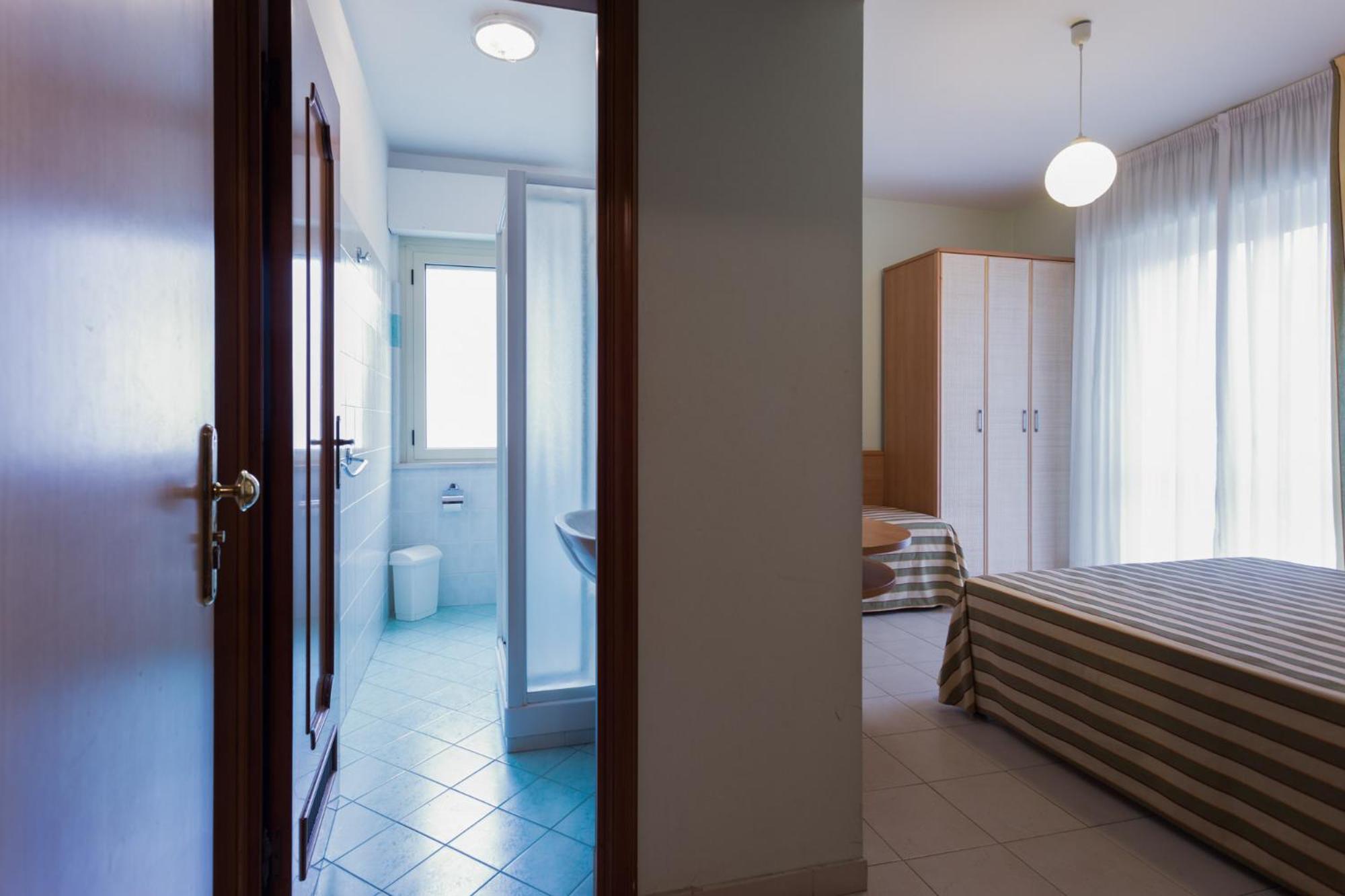 Hotel Jollino Пинето Экстерьер фото